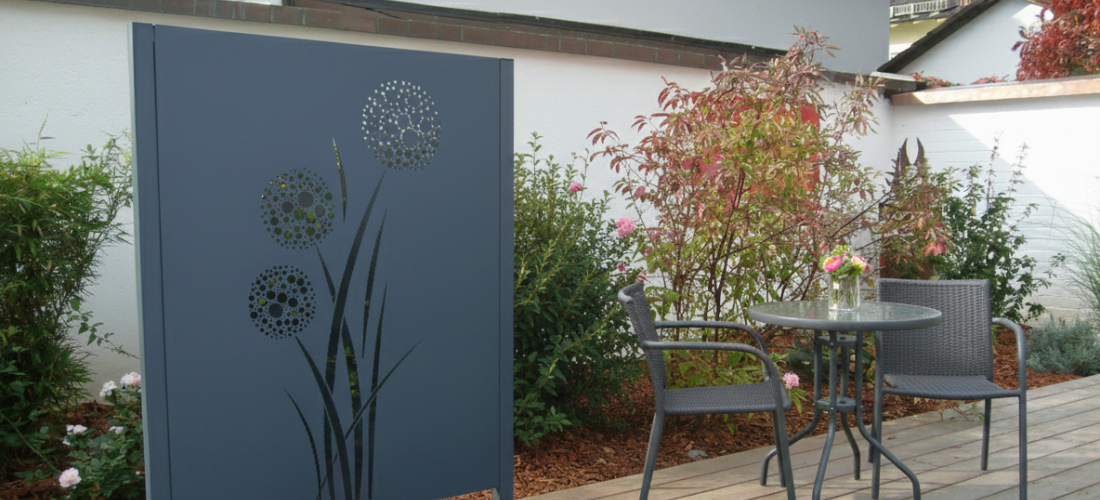 Sichtschutz Aluminium RAL 7016 Pulverbeschichtet mit Motiv Pusteblume