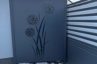 Sichtschutz Aluminium RAL 7016 Anthrazit Pulverbeschichtet mit Motiv Pusteblume