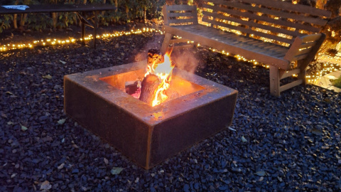 Feuerstelle Gartenfeuer Cortenstahl FLAMA quadratisch standsicher