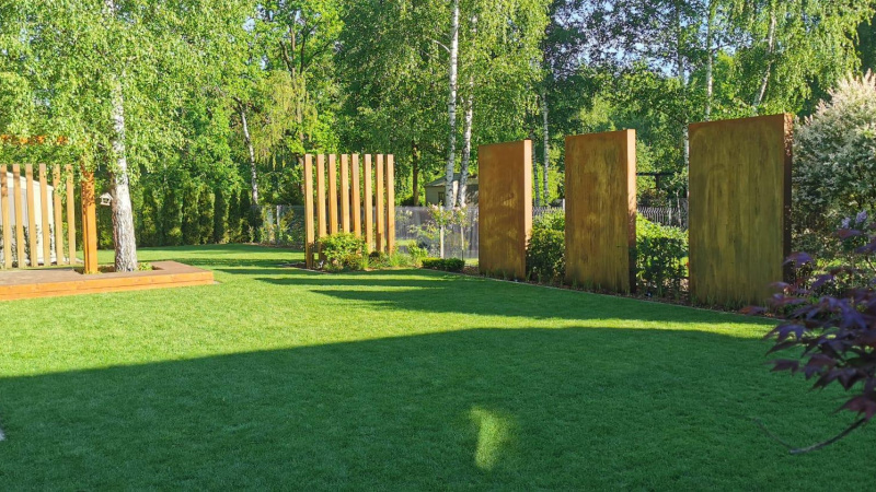 Sichtschutz und Cortensäulen aus Cortenstahl SEDE