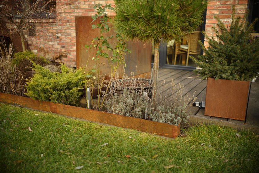 Beeteinfassung Rasenkante Cortenstahl