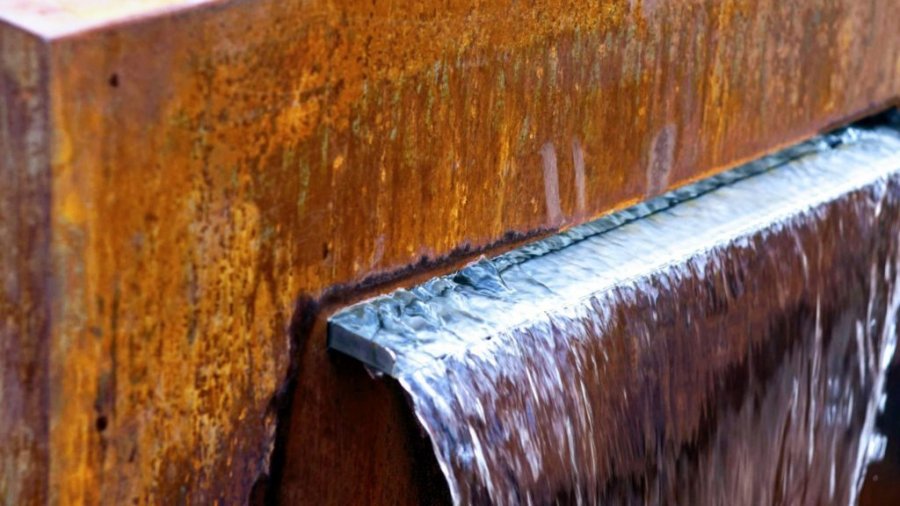 Brunnen Wasserspiel Cortenstahl Edelstahl Wasserschütte Stimmung