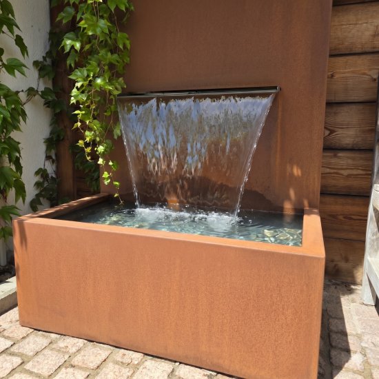 Brunnen Wasserspiel Cortenstahl mit Wasserschuette
