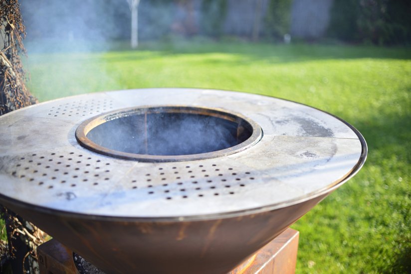 Gartengrill Grillsäule Kontaktgrill Cortenstahl mit runder Edelstahl Grillfläche