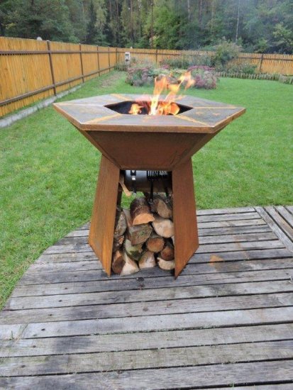 Gartengrill Grillsäule Kontaktgrill Cortenstahl mit sechseckiger 10 mm Stahlplatte Grillfläche