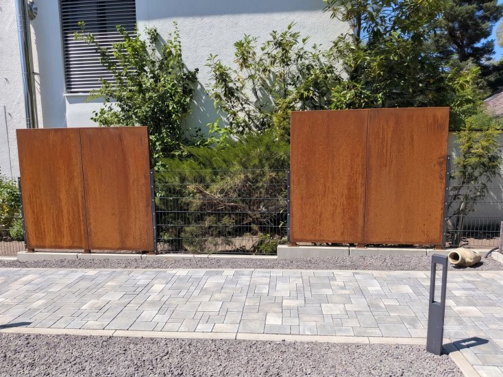 OOLEX Sichtschutz MONUS Cortenstahl 1000 x 1800 mm an Pfosten für Winkelsteinmontage 2