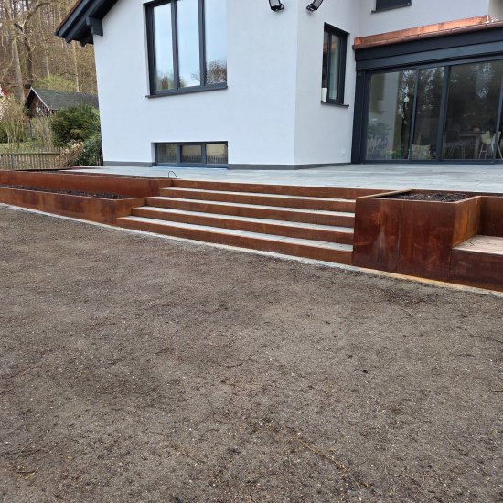 Pflanzgefaesse Einfassungen Stufenanlagen aus 3 mm Cortenstahl 6