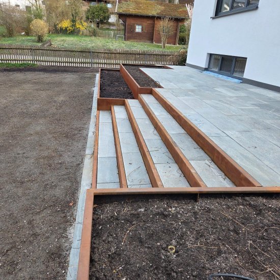 Pflanzgefaesse Einfassungen Stufenanlagen aus 3 mm Cortenstahl