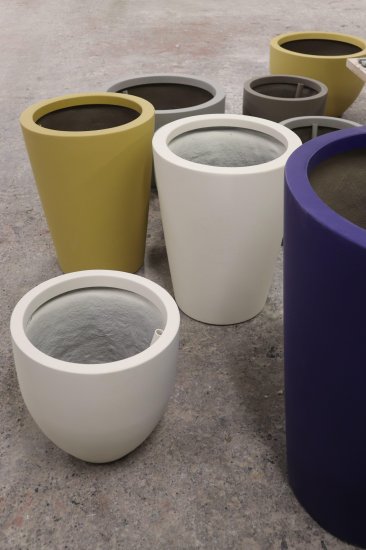 Pflanzkuebel fiberglas rund farbig manufaktur lager4
